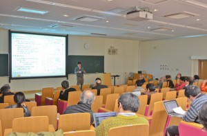 ワークショップで研究成果を発表する大西明（おおにし・あきら）京都大学教授